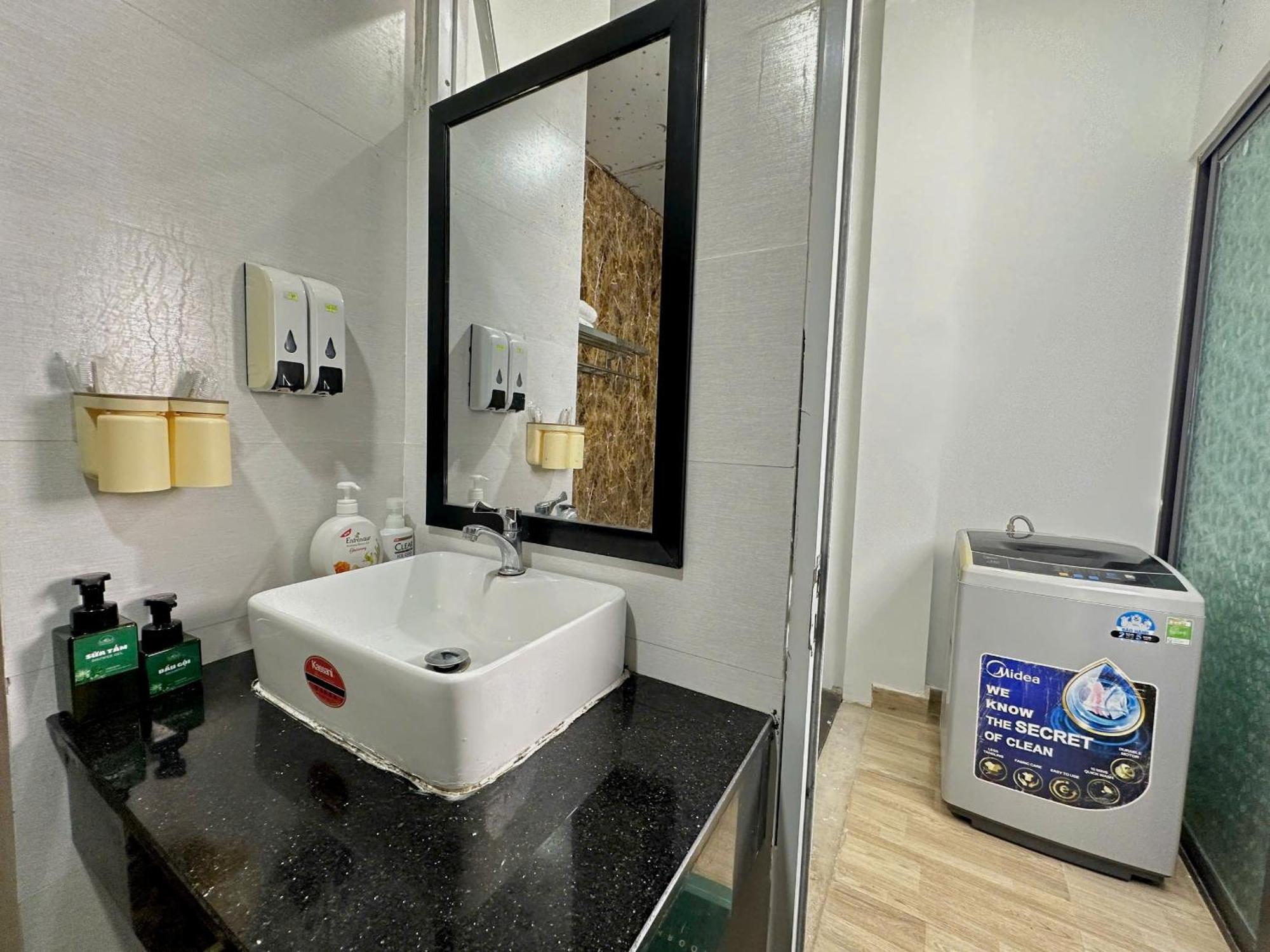 Corgi House Beachstay Danang Экстерьер фото